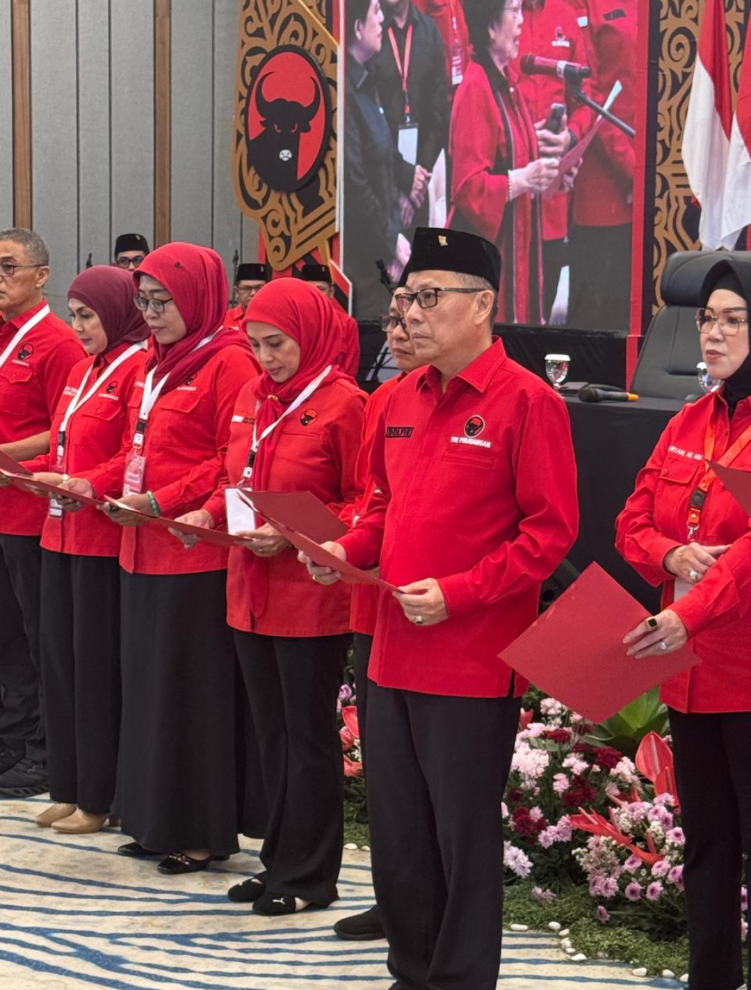 Dolfie Palit pakai kopia