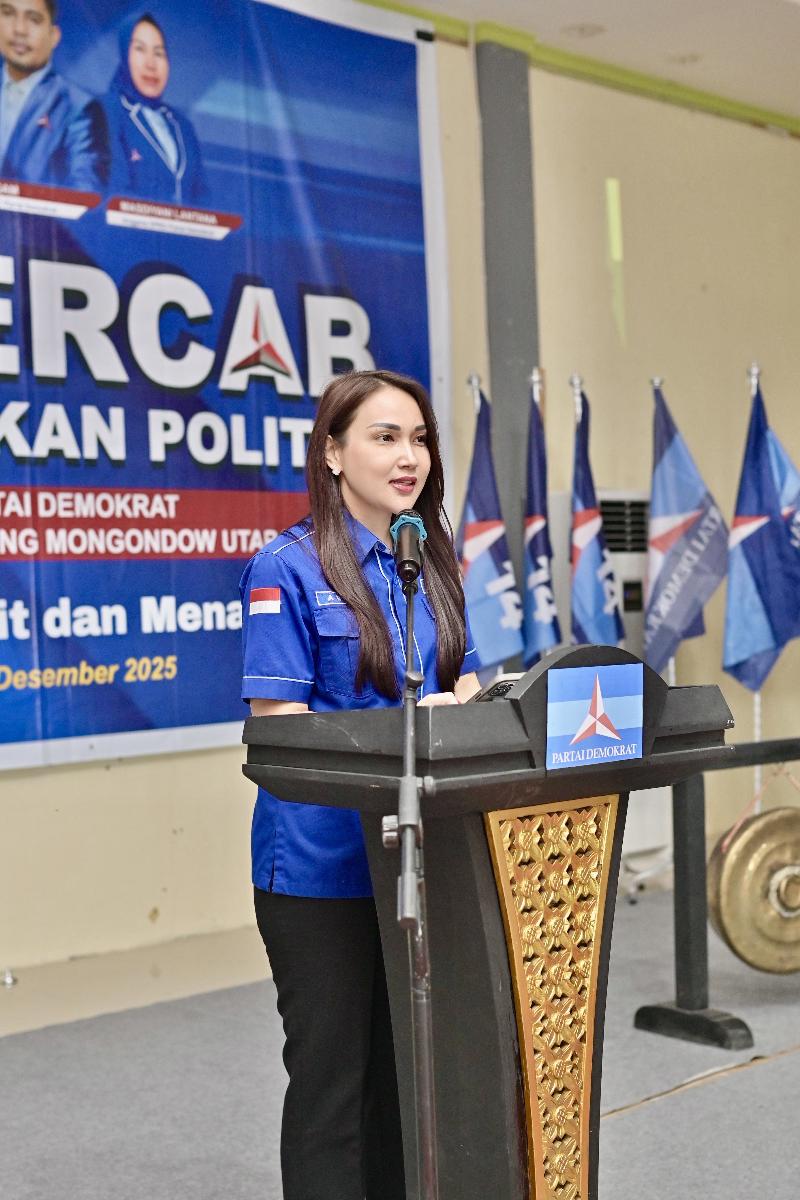 Angelia Regina Wenas hadir mewakili Ketua DPD Demokrat Sulut Mor Bastiaan di Rakercab dan Pendidikan Politik Demokrat Bolmong Utara.