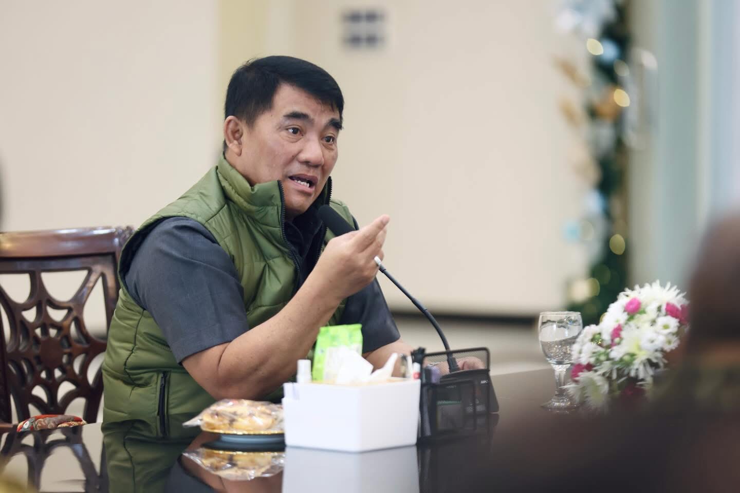 Gubernur Yulius Selvanus memimpin  rapat koordinasi bersama Forkopimda Sulut terkait bencana di Sitaro, Selasa (6/).