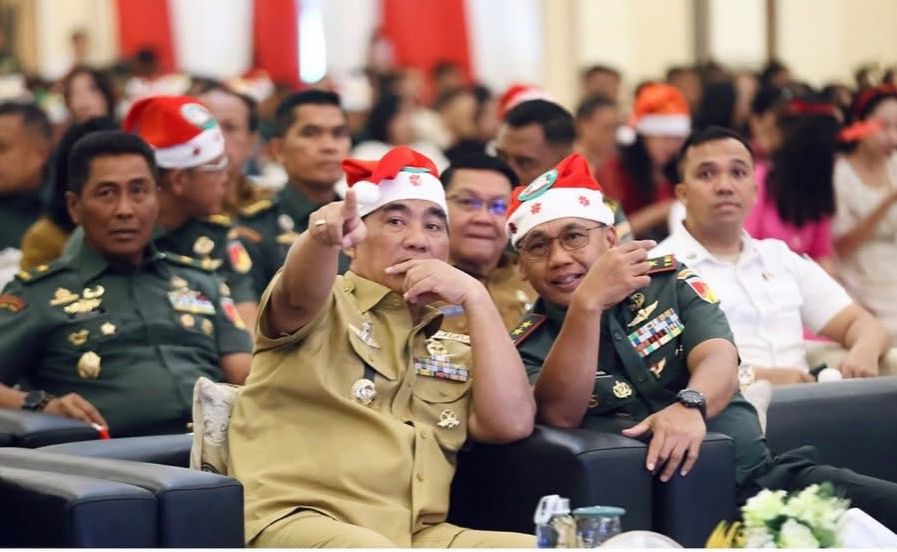 Gubernur Sulut Yulius Selvanus hadir di perayaan Natal Kodam XIII/Merdeka, di Aula Graha Dika Jaya Sakti, Senin (12/1).