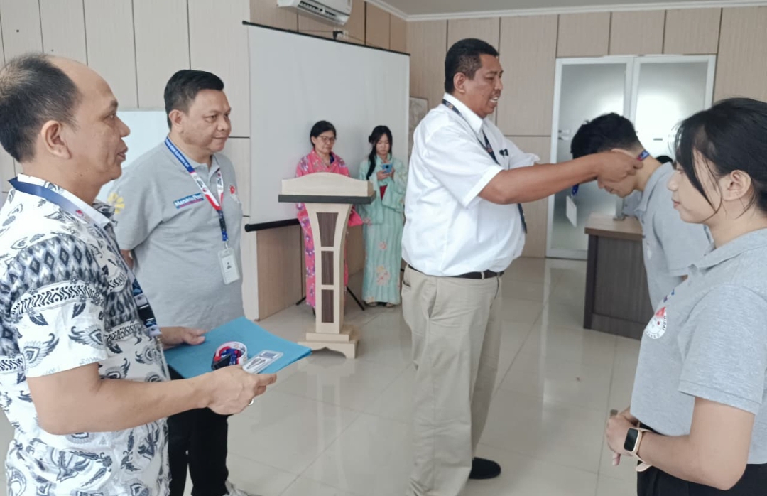 Kepala Balai Perlindungan Pelayanan Pekerja Migran Indonesia (BP3MI) Sulawesi Utara M. Syachrul Afriyadi, S.Kom saat membuka kelas pelatihan CPMI jalur prosedural ke Jepang di kantor Manado Post