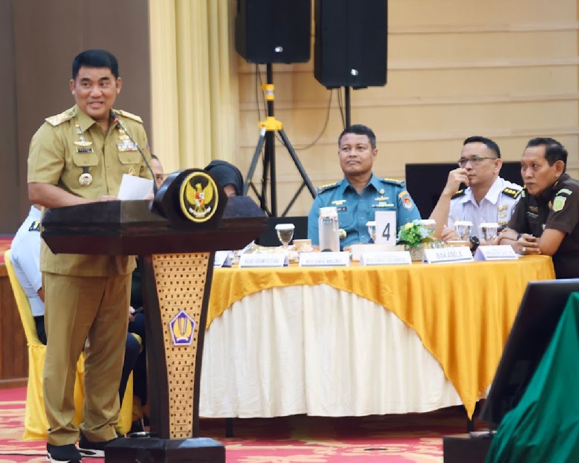Gubernur Sulut Yulius Selvanus di FGD
