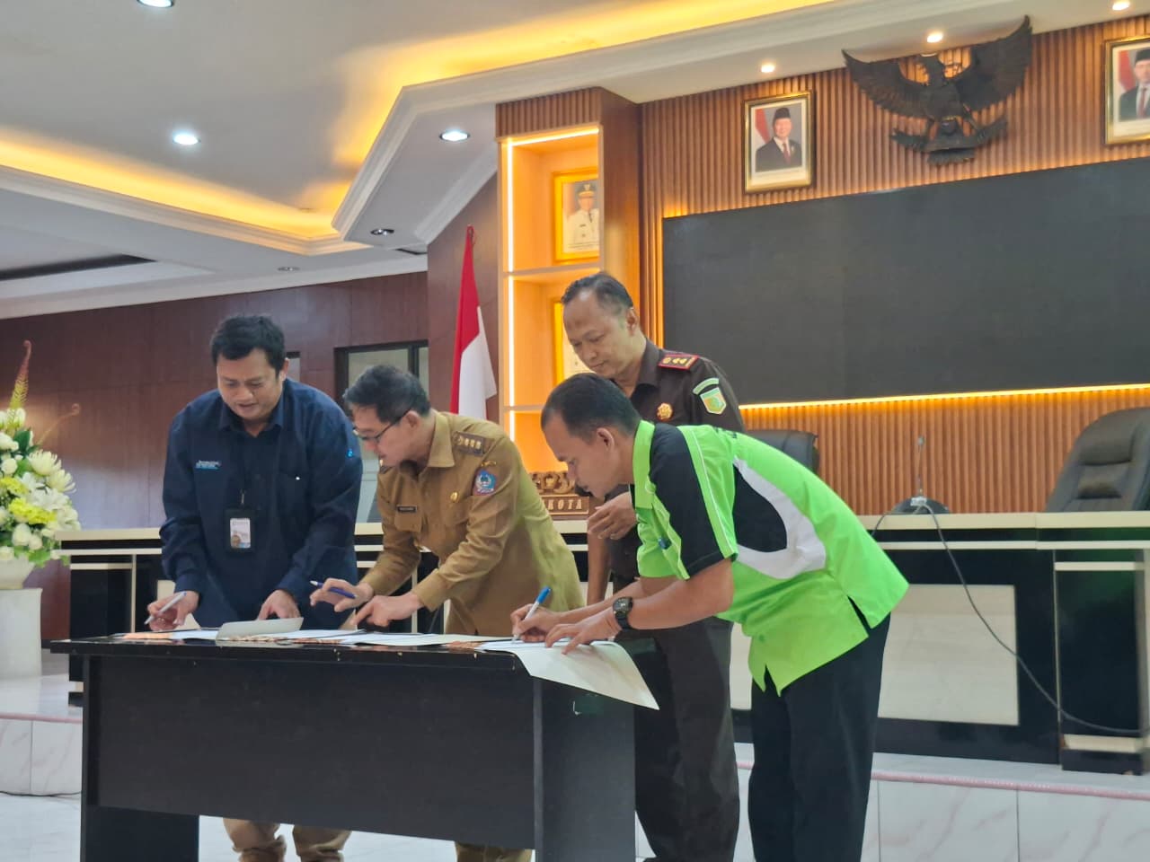 Penandatanganan PKS untuk memperkuat penyebaran informasi dan edukasi hukum kepada masyarakat.(Dok Istimewa)