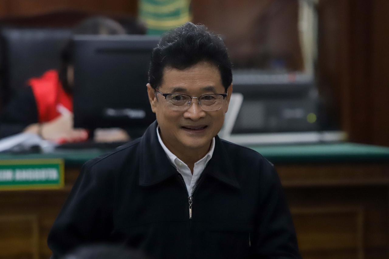 MAKIN JELAS: Suhardo Basuki memberikan keterangan dalam sidang gugatan Dahlan Iskan terhadap direksi PT Jawa Pos di Pengadilan Negeri Surabaya, Selasa (20/1).