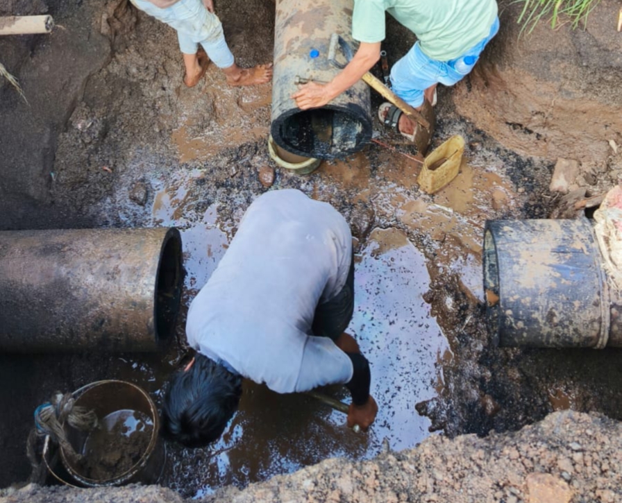 Proses perbaikan pipa 400 milimeter (16