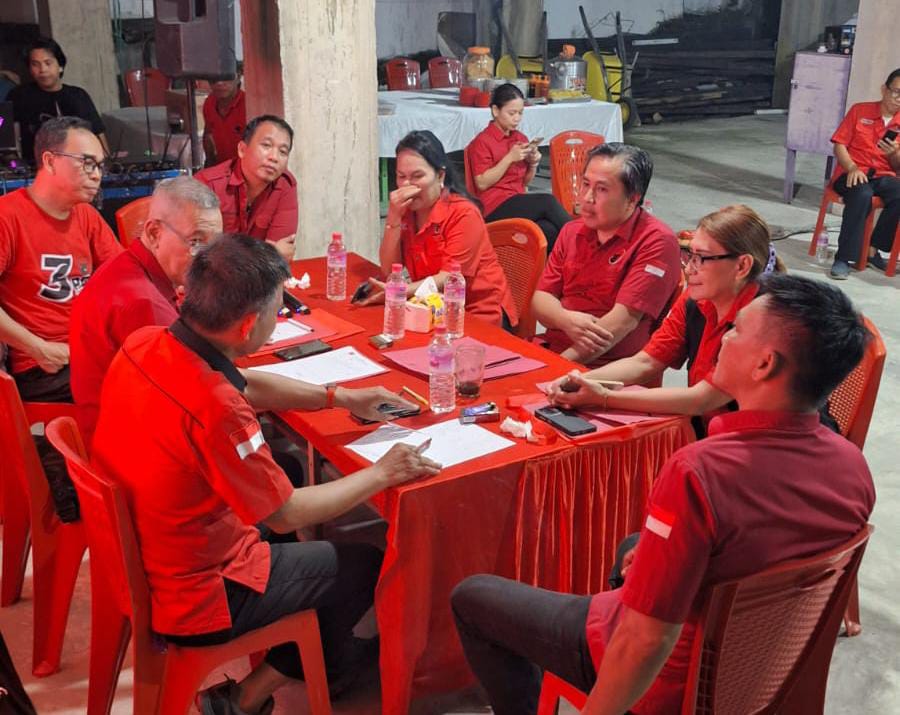 Suasana rapat koordinasi sekaligus pleno penjaringan bakal calon Ketua PAC Sario, Selasa (27/1).