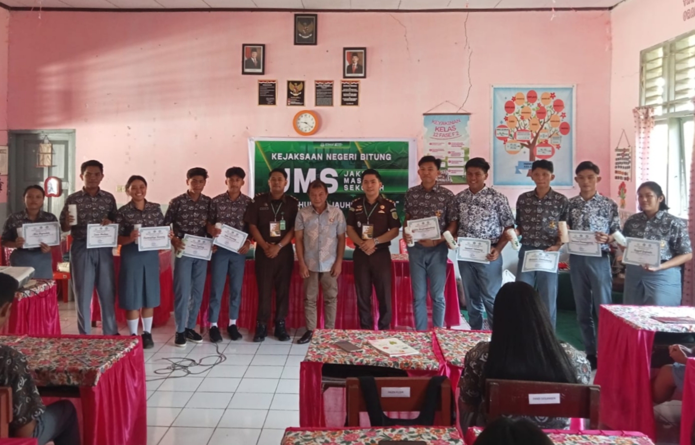 Tim Kejari Bitung melaksanakan program JMS di SMA Negeri 3 Bitung.(Dok Istimewa)