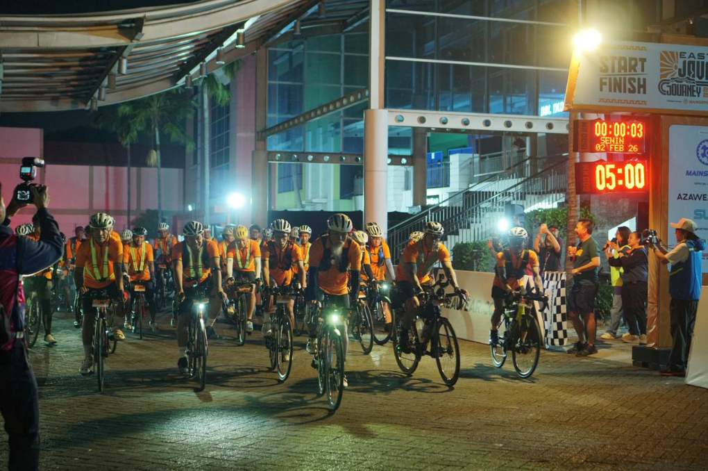 Ratusan pesepeda memulai start Mainsepeda East Java Journey 2026 dari Surabaya Town Square, menempuh rute 1.500 km dan 600 km melintasi Jawa Timur.