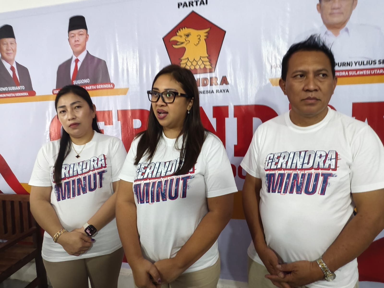 Ketua DPC Gerindra Minut Cynthia Erkles didampingi Sekretaris Edwin Pungus dan Bendahara Melliza Tuerah saat di wawancara awak media.