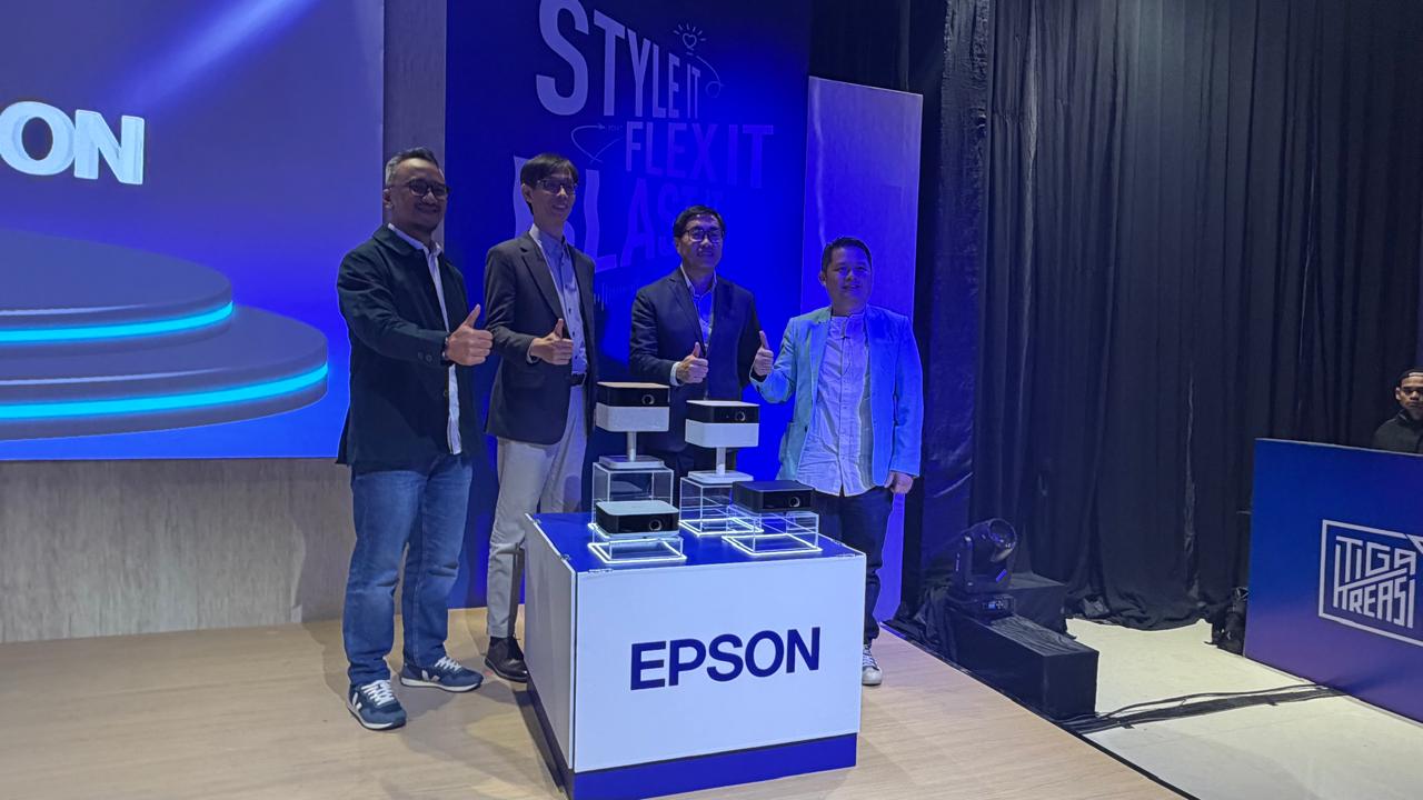 Epson Lifestudio hadir membawa pengalaman hiburan layar besar ke mana saja, dari ruang keluarga hingga alam terbuka.