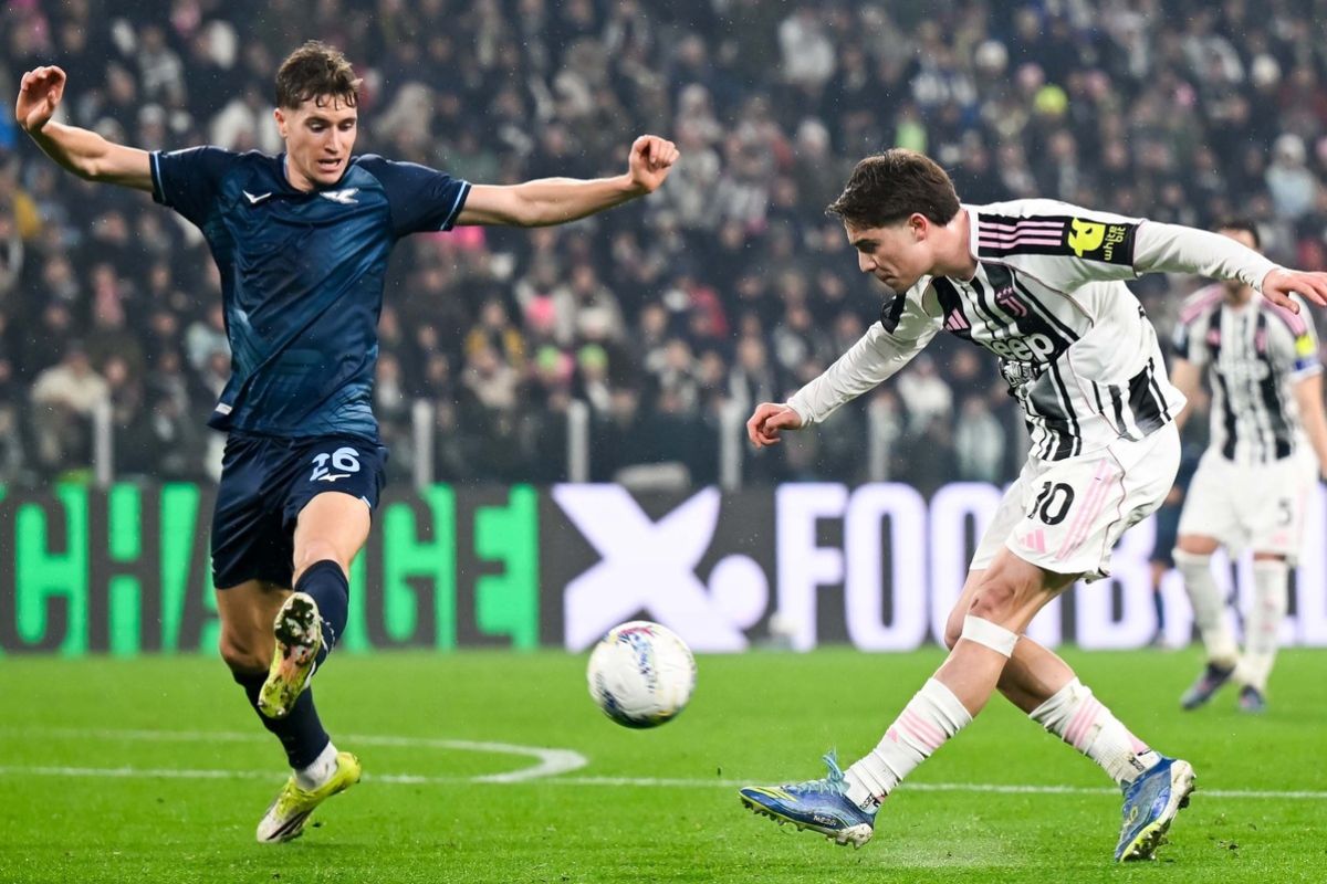 Duel antar pemain Juventus dan Lazio