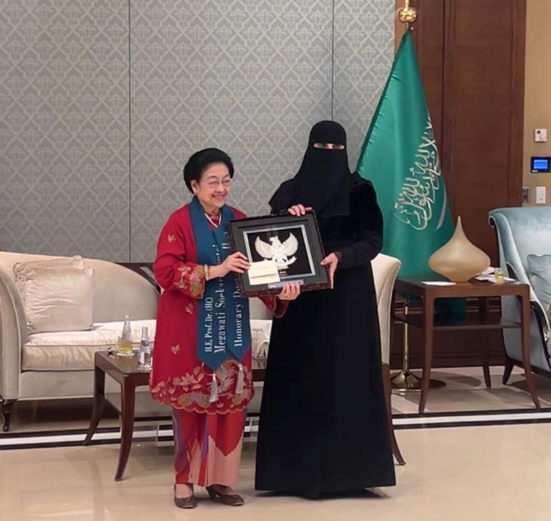 Megawati Soekarnoputri Raih Doktor Honoris Causa ke-11 dari Princess Nourah University Arab Saudi