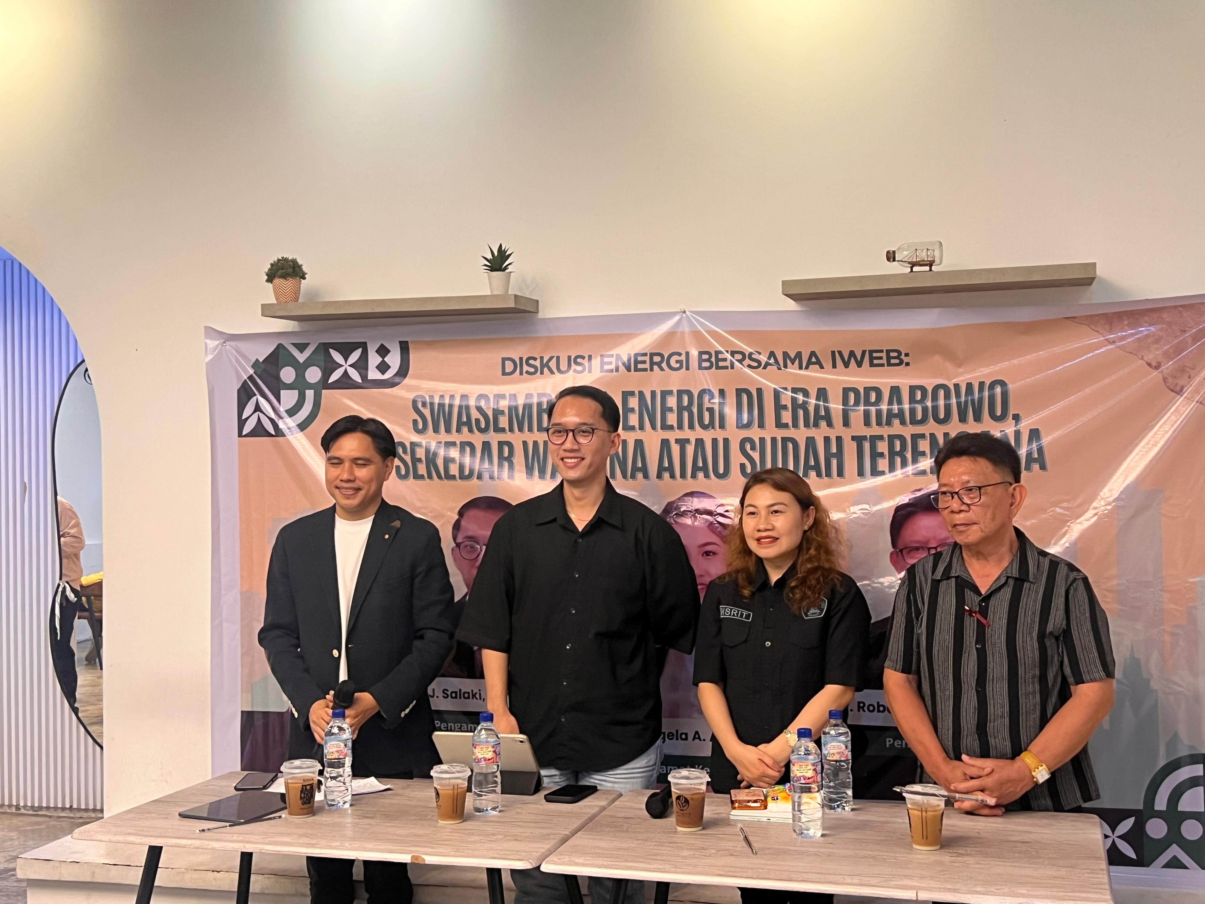 Pembicara dan moderator dalam diskusi bertema Swasembada Energi di Era Prabowo, Sekadar Wacana atau Sudah Terencana di Manado, Rabu (4/3/2026).