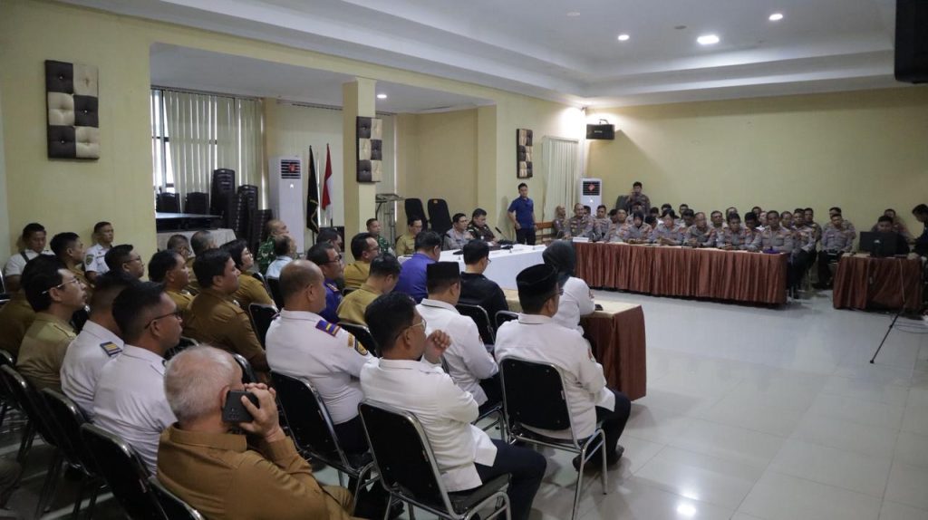 Forkopimda Kota Manado bersama stakholder mengikuti rapat koordinasi dalam rangka Operasi Ketupat Samrat 2026.