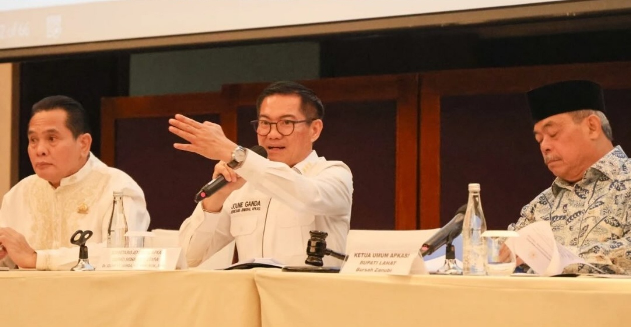 Sekretaris Jenderal Asosiasi Pemerintah Kabupaten Seluruh Indonesia, Joune Ganda memimpin langsung Rapat Dewan Pengurus (RDP) 