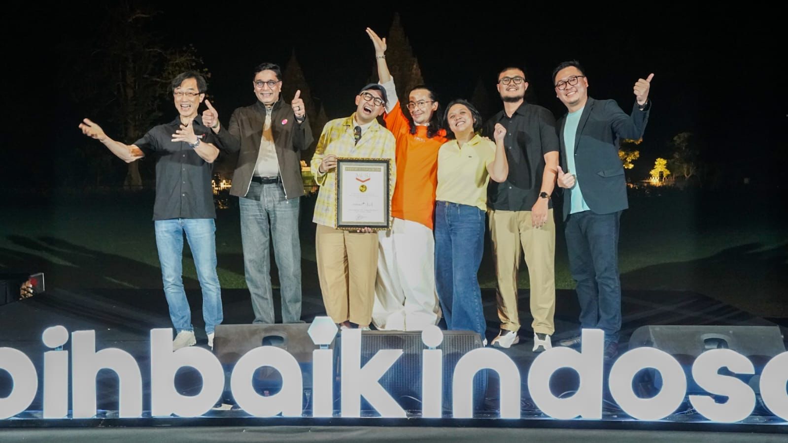 Selebriti Indonesia yang berhasil pecahkan rekor MURI karena live Tiktok 11 jam menggunakan Indosat