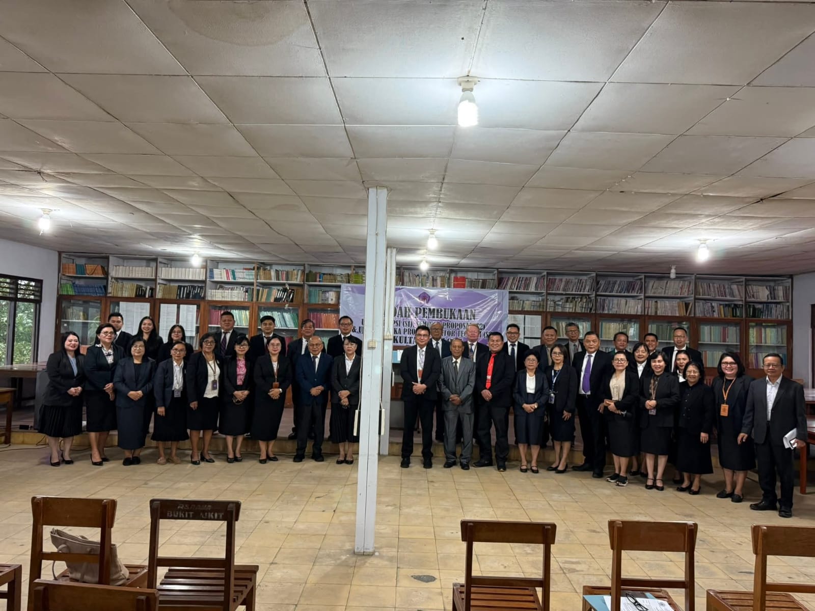 EKSIS: Fakultas Teologi Universitas Kristen Indonesia Tomohon melaksanakan pembukaan rangkaian ujian akademik, Ujian Skripsi Program Sarjana, Seminar Proposal Tesis Program Magister, Promosi Doktor.