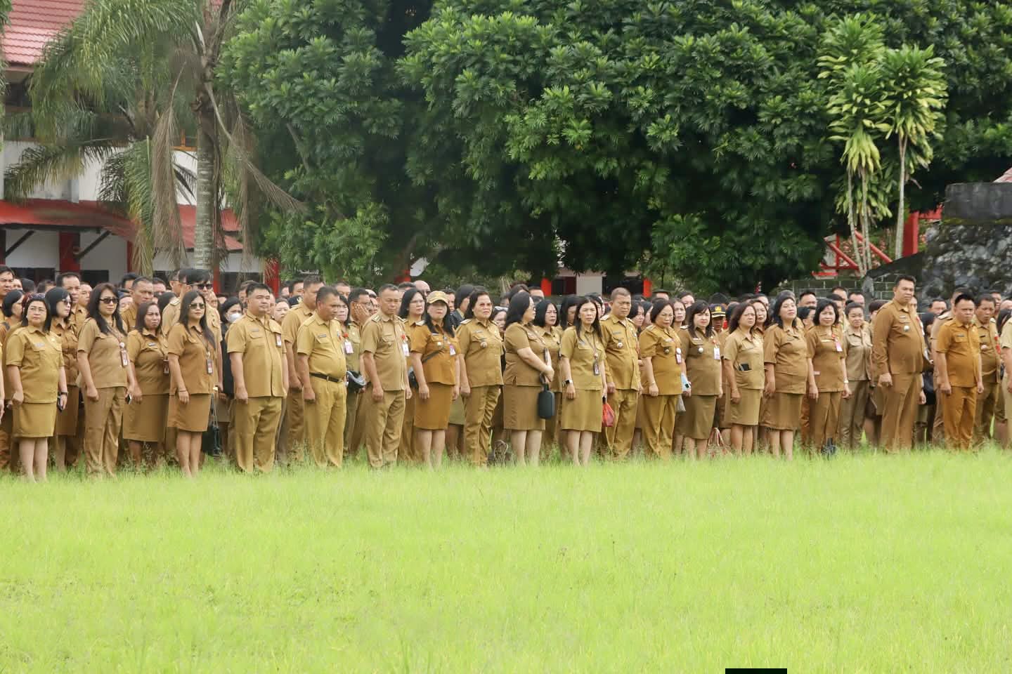 Penyaluran THR atau Gaji ke-14 siap menyasar ribuan ASN di lingkungan Pemkot Tomohon. Kepala daerah hingga anggota DPRD juga ikut kebagian. Dok istimewa 