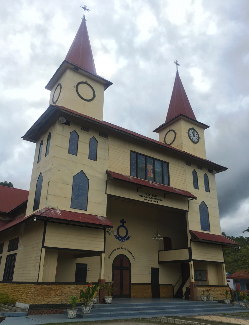 Gereja HKBP Pearaja Tarutung
