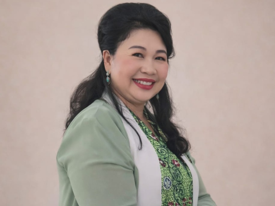Sekretaris Komisi Pelayanan Wanita/Kaum Ibu (W/KI) Sinode GMIM  Pnt Sandra Rondonuwu STh SH