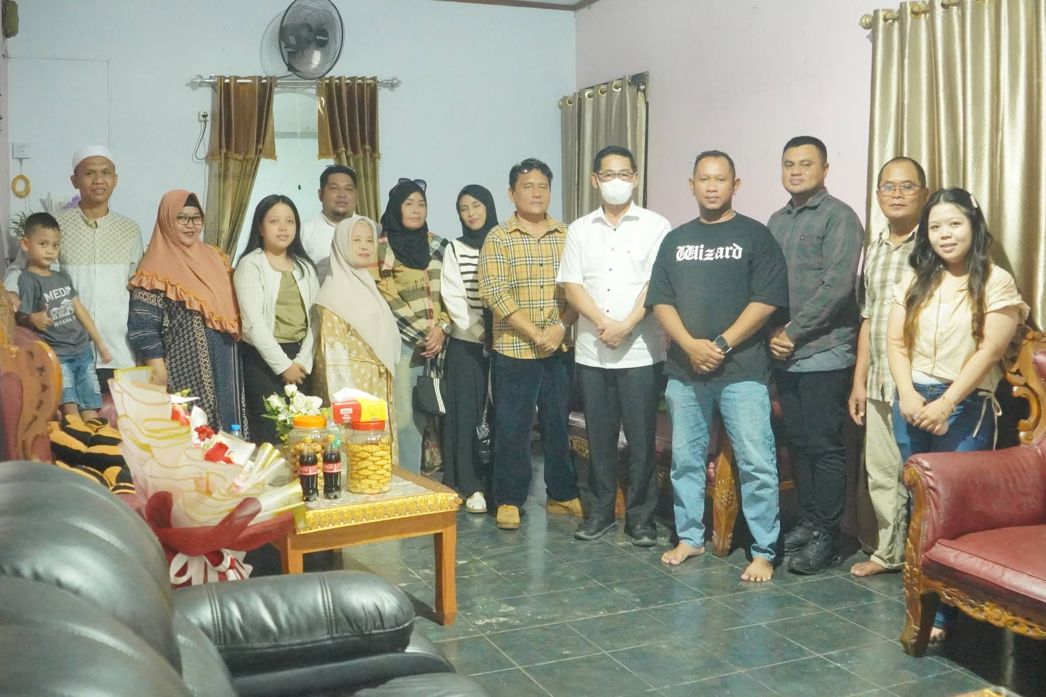 Wali Kota Bitung Hengky Honandar saat silaturahmi di momen Lebaran Ketupat.(Dok Istimewa)