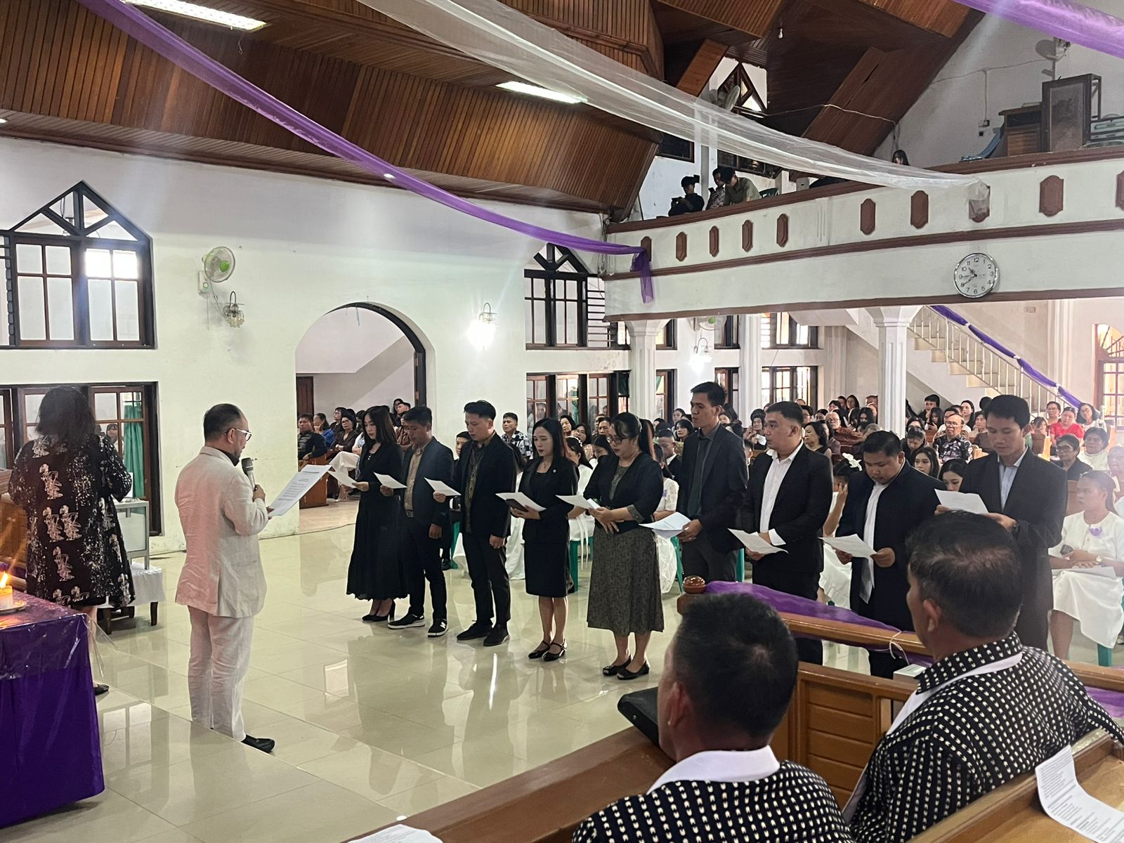 Suasana pelantikan Pengurus Badan Kerjasama PGI Kota Tomohon dalam rangkaian ibadah, Minggu (29/3) 