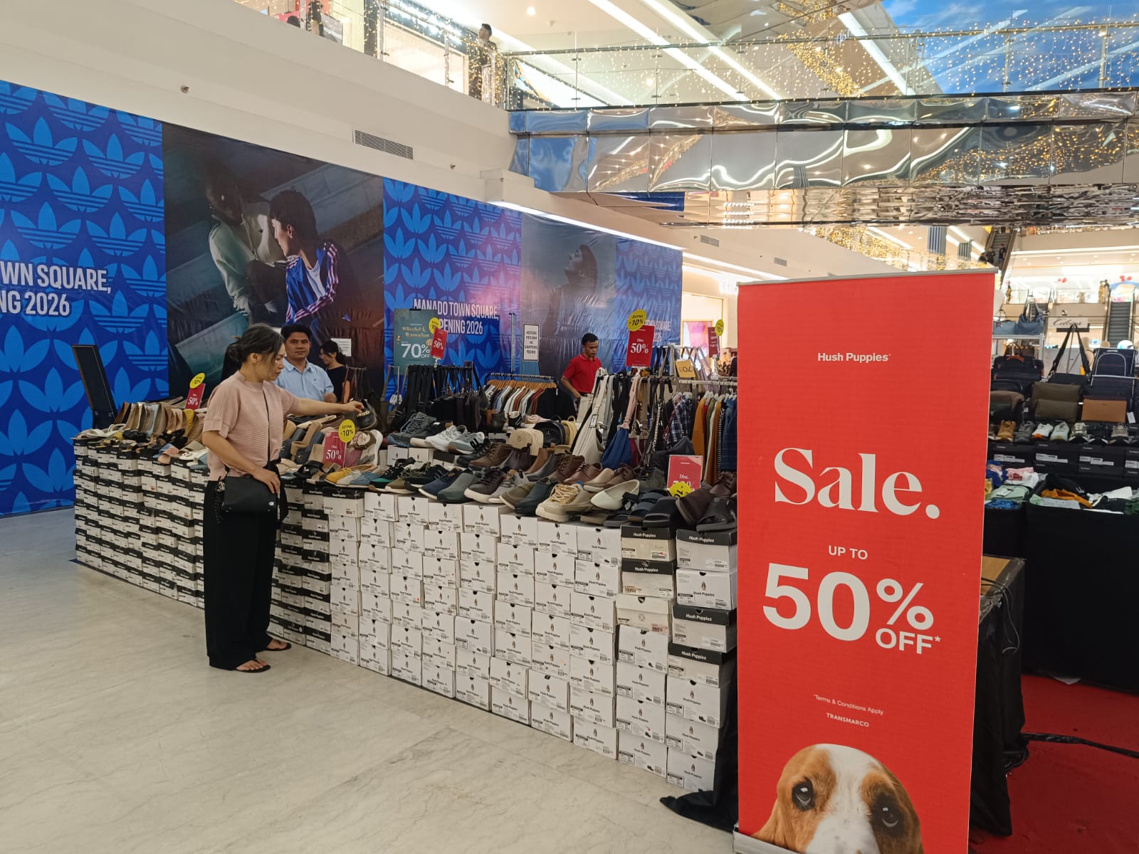 Bazaar Hush Puppies di atrium Mantos 3 