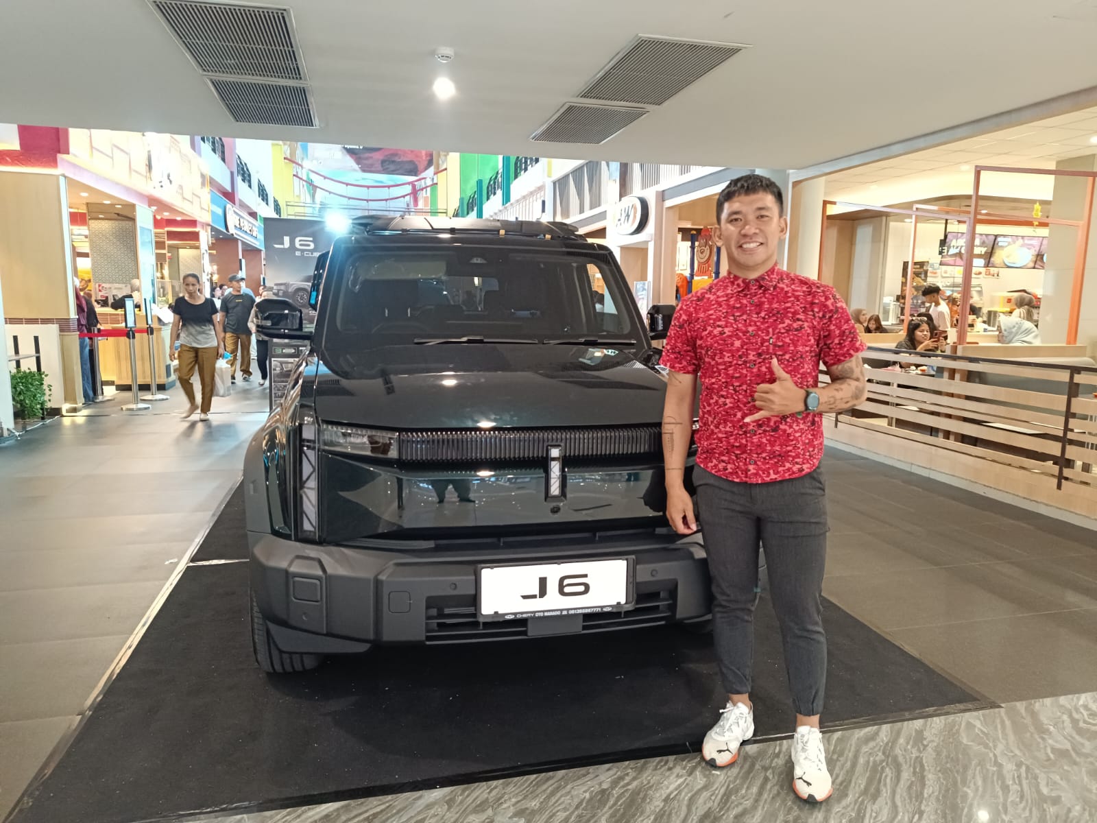 Mobil Chery yang terpampang di atrium Mantos 1 saat Bazaar Ramadhan