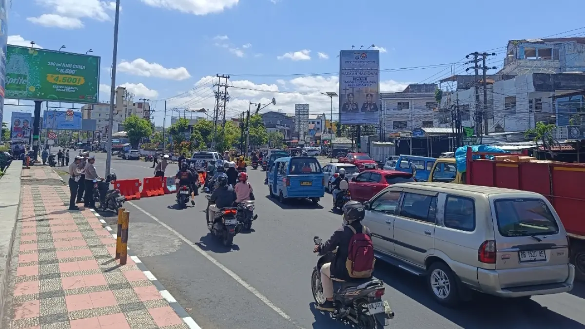 Akses menuju Jalan Piere Tendean Boulevard Manado ditutup 