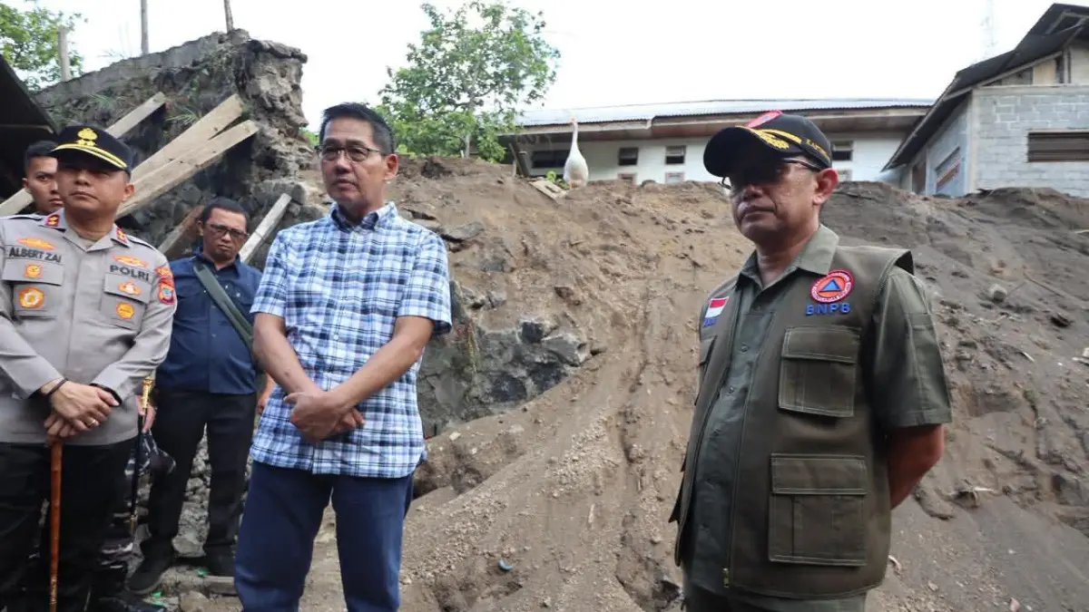 BNPB turun langsung di salah satu lokasi terdampak gempa bumi di Kota Bitung.(Dok Istimewa)