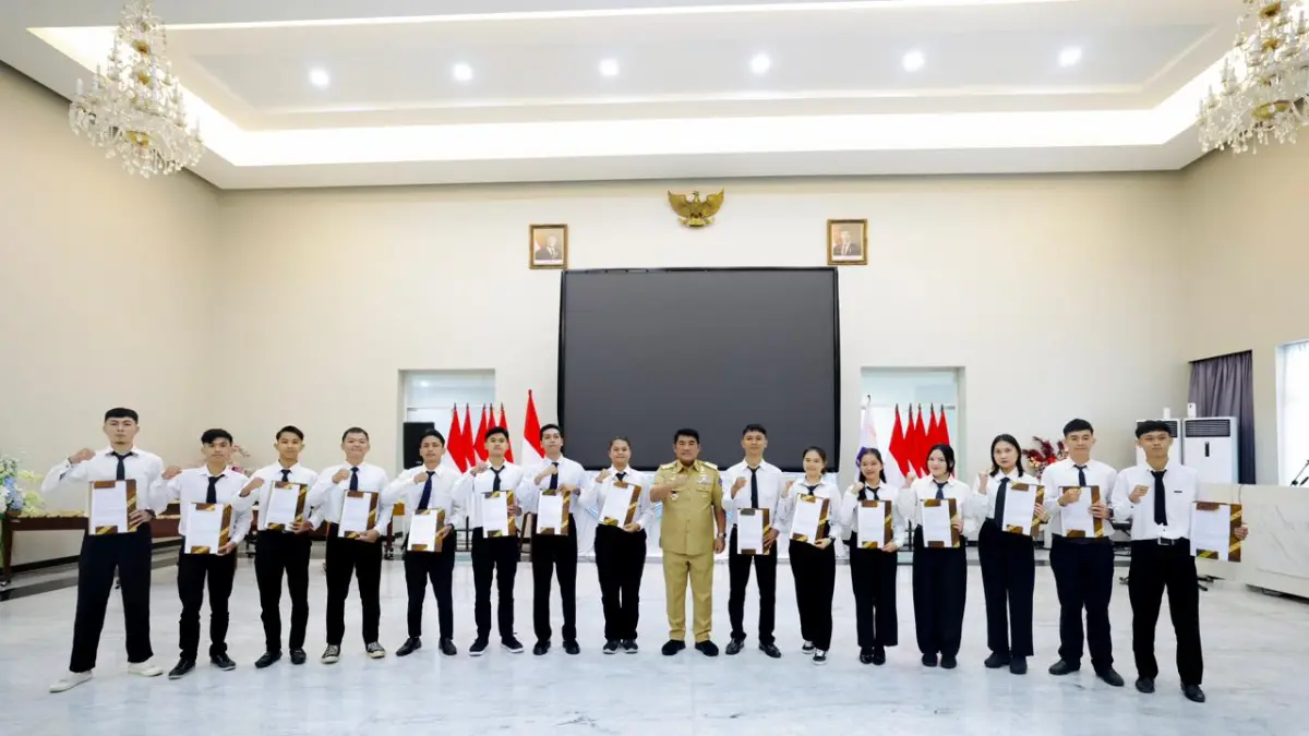 Gubernur Sulawesi Utara, Yulius Selvanus, secara langsung melepas 15 peserta terbaik yang akan menjalani program magang di Nagasaki, Jepang. 