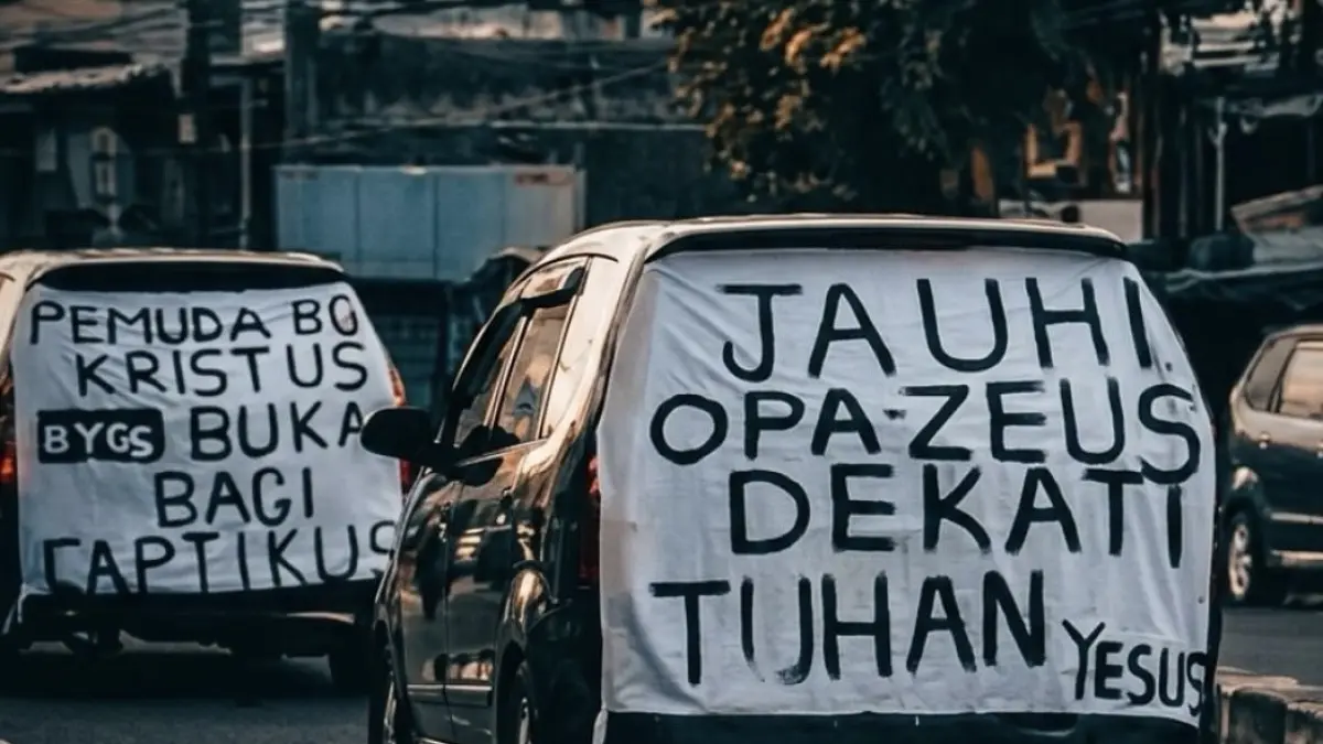 Spanduk lucu dan kreatif di Selebrasi Paskah Pemuda Sinode GMIM 2026