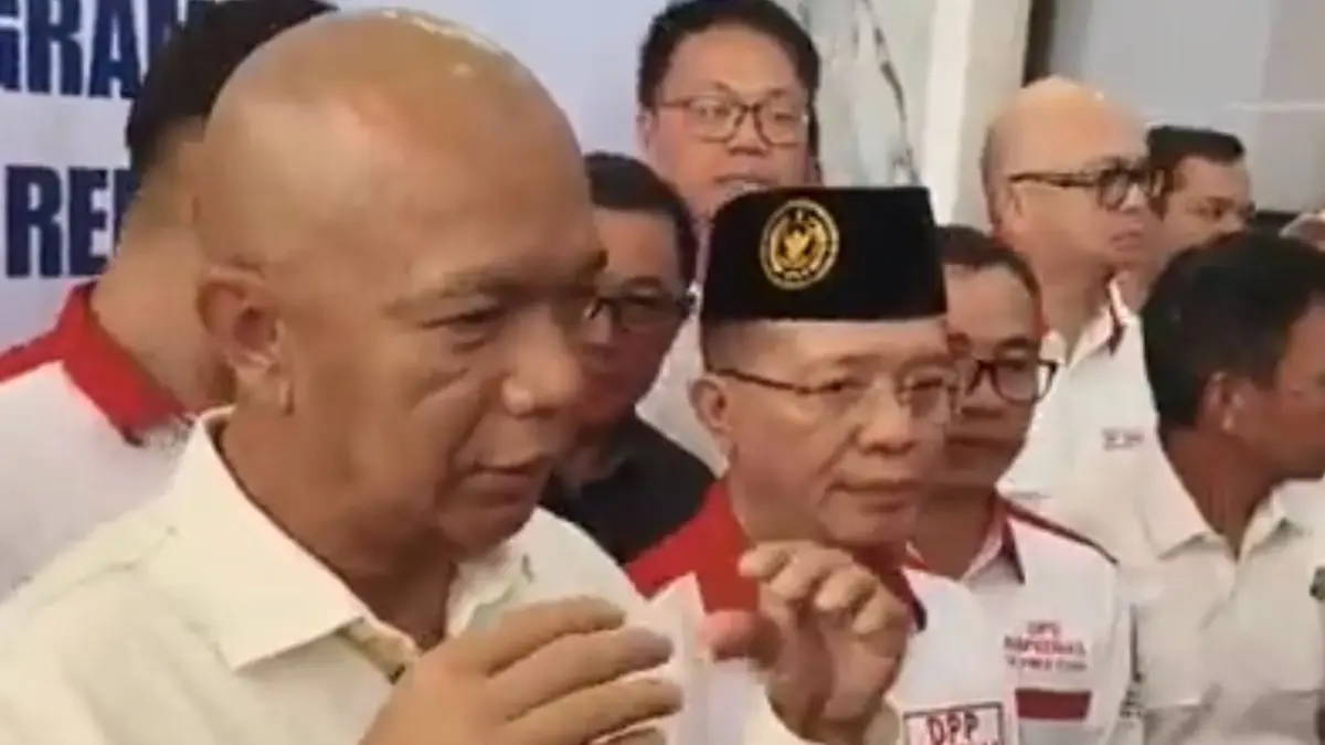Jamintel Reda Manthovani saat diwawancarai di Manado, Selasa (7/4).
