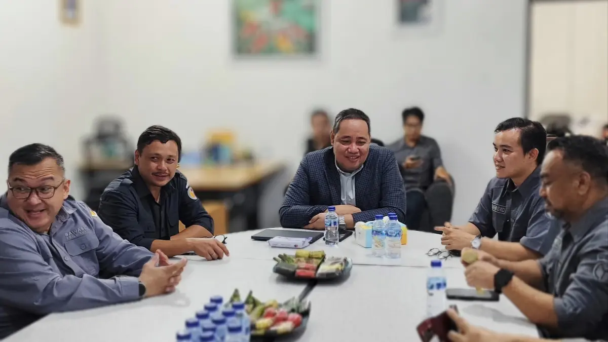 Anggota Bawaslu RI saat berkunjung dan memberikan arahan dan penguatan kepada jajaran Bawaslu Kota Manado, Selasa (7/4)