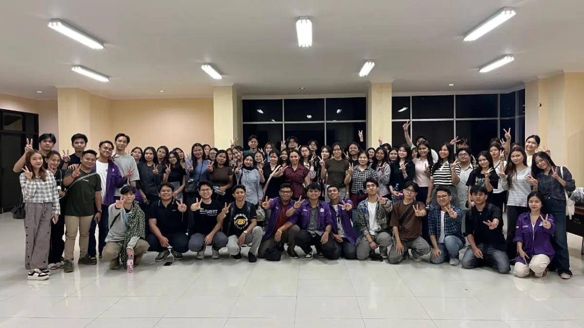 Himpunan Mahasiswa Jurusan Manajemen Fakultas Ekonomi dan Bisnis Universitas Sam Ratulangi siap menggelar Violet Goes to Village 2026. 