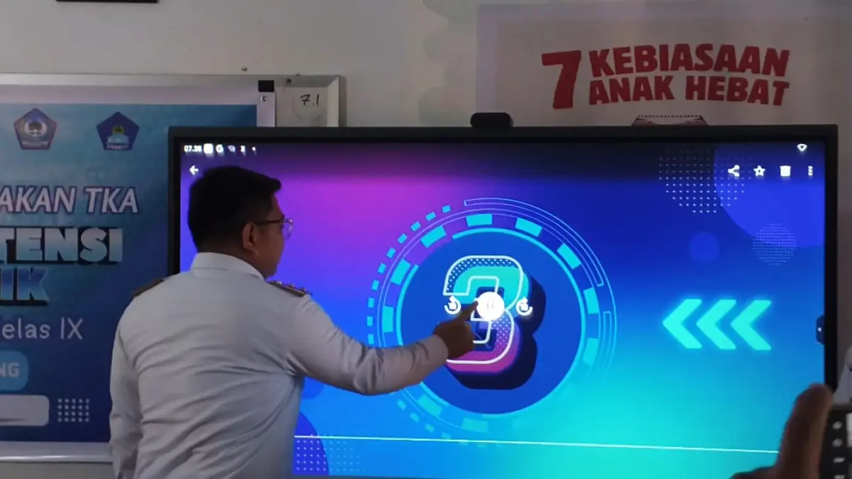 Wakil Wali Kota Bitung Randito Maringka secara resmi membuka pelaksanaan TKA tingkat SMP.(Dok Istimewa)