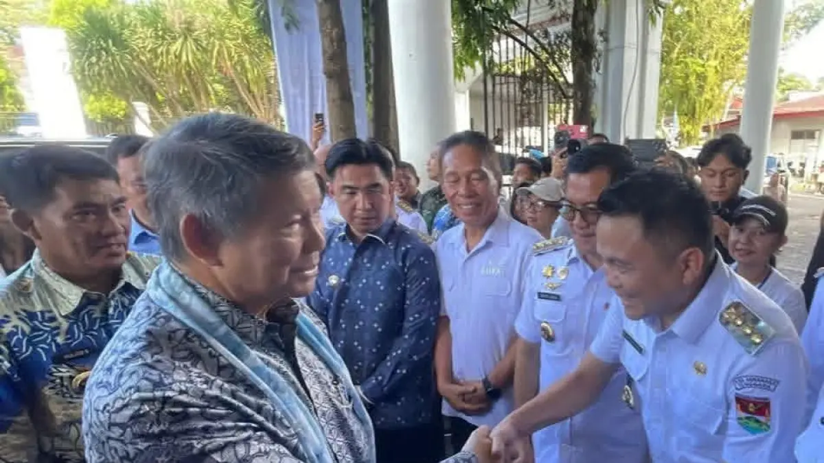 Ketua Satgas Perumahan Hashim Djojohadikusumo mengapresiasi kehadiran Bupati Ronald Kandoli dalam sosialisasi KUR perumahan, rumah subsidi, PNM, serta peluncuran BSPS 2026 di Sulawesi Utara.