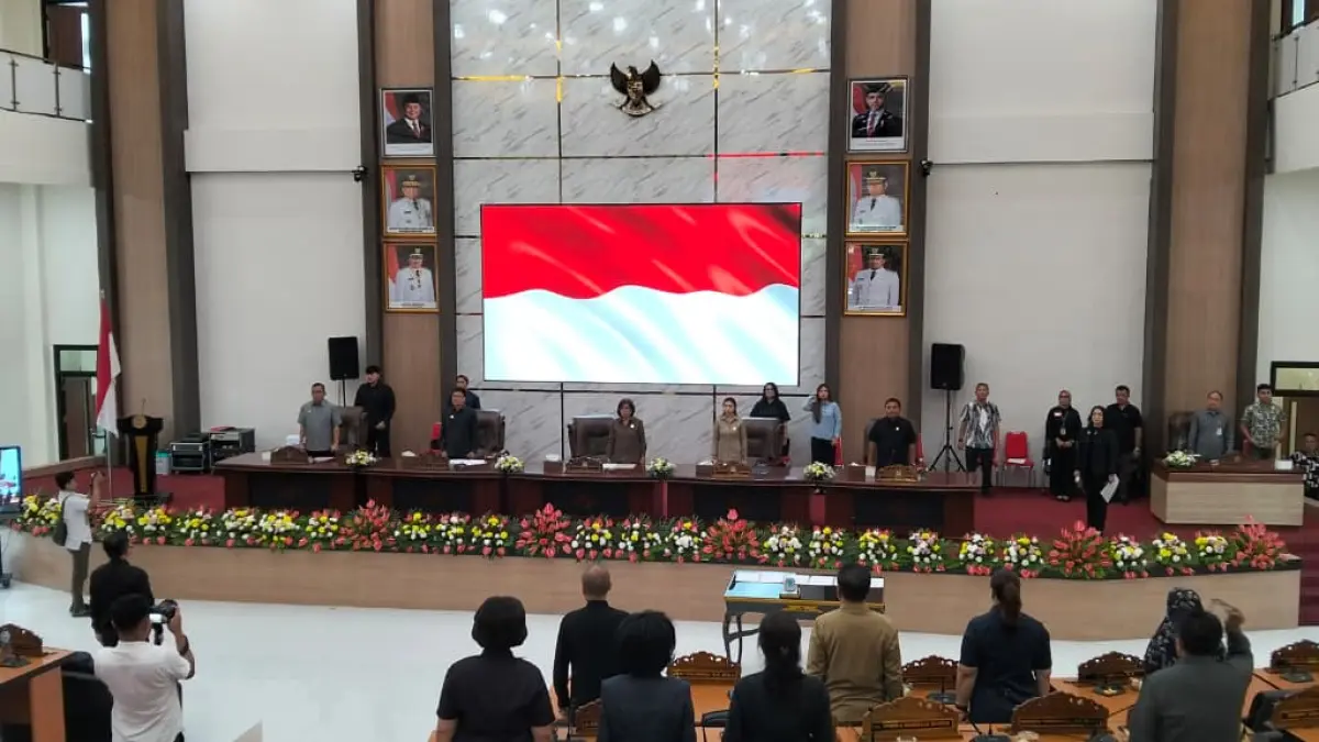 Suasana rapat paripurna DPRD Manado penyampaian rekomendasi LKPJ Wali Kota 2025