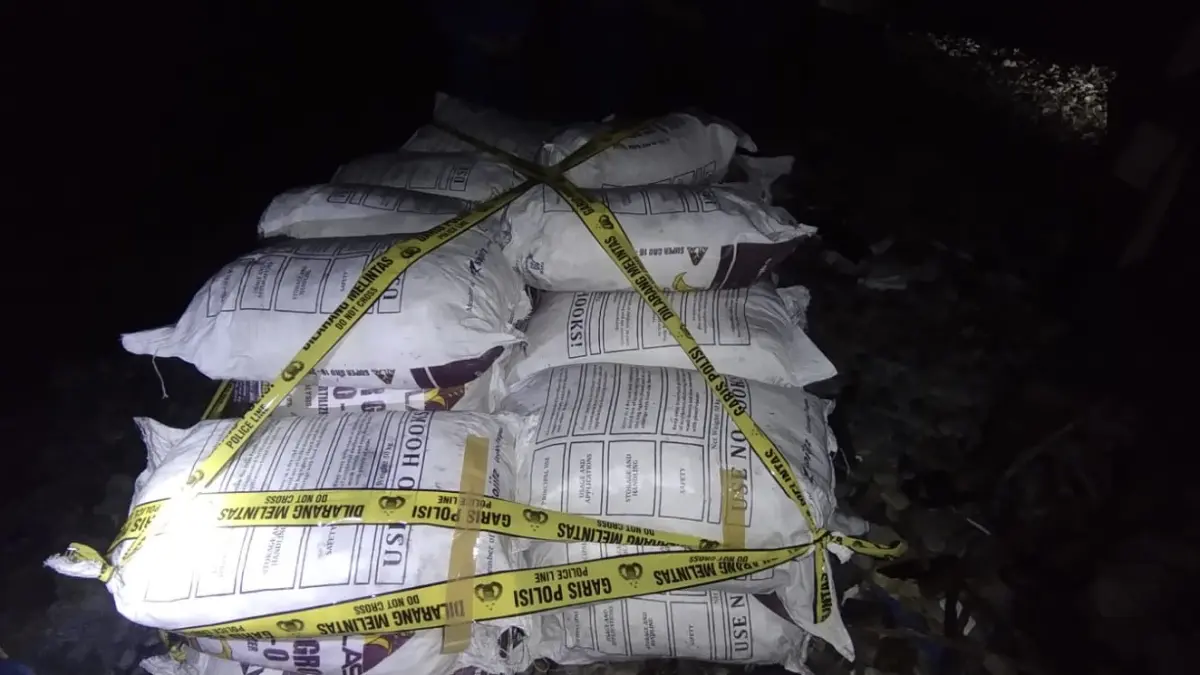 Barang bukti sianida yang ditemukan kepolisian di gorontalo