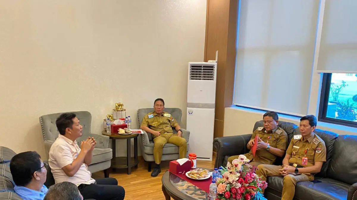 MANTAP: Franky Donny Wongkar, menerima audiensi terkait tindak lanjut hasil verifikasi tim Kementerian Kelautan dan Perikanan (KKP) RI mengenai program Kampung Nelayan Merah Putih.