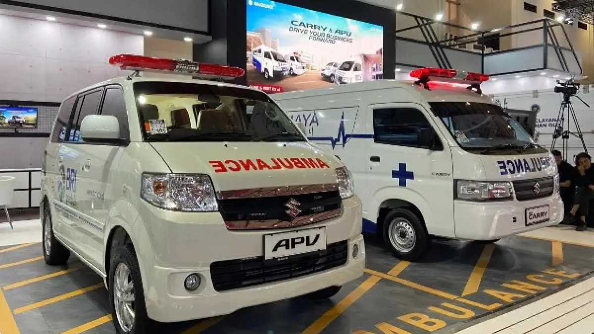 PT Suzuki Indomobil Sales (SIS) menampilkan berbagai kendaraan komersial modifikasi, termasuk APV Ambulance pada GIICOMVEC 2026 di Jakarta.