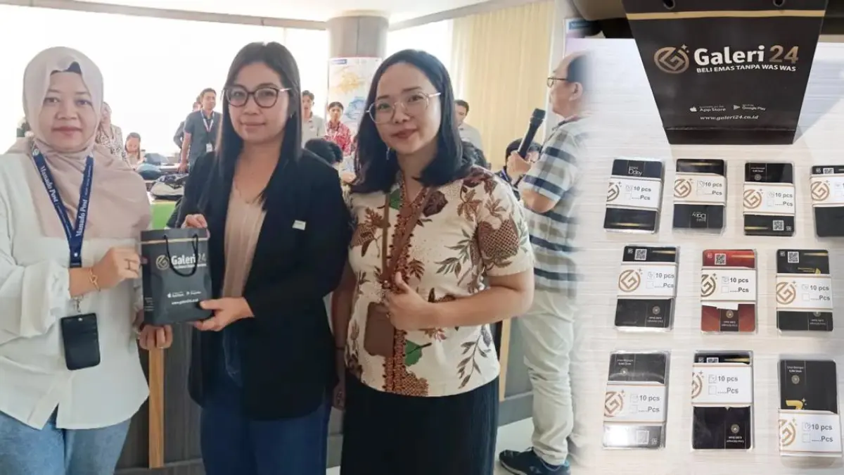 Galeri24 saat menyerahkan 100 mini gold di Grha Pena Manado Post