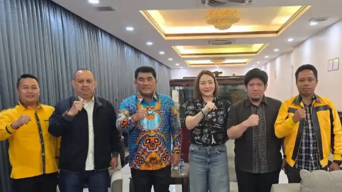 Pertemuan jajaran Partai Golkar Sulut dengan Gubernur Yulius Selvanus.