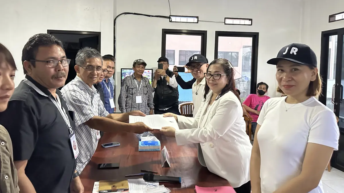 Jouke Rumbajan resmi mendaftarkan diri sebagai bakal calon Hukum Tua Tonsealama periode 2026–2034.