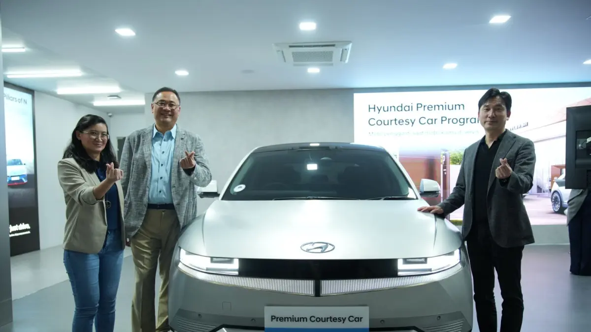 Nina Violenty (Chief Sales Officer of HMID), Fransiscus Soerjopranoto (Chief Operating Officer of HMID), Kenny Lee (President Director of HMID)