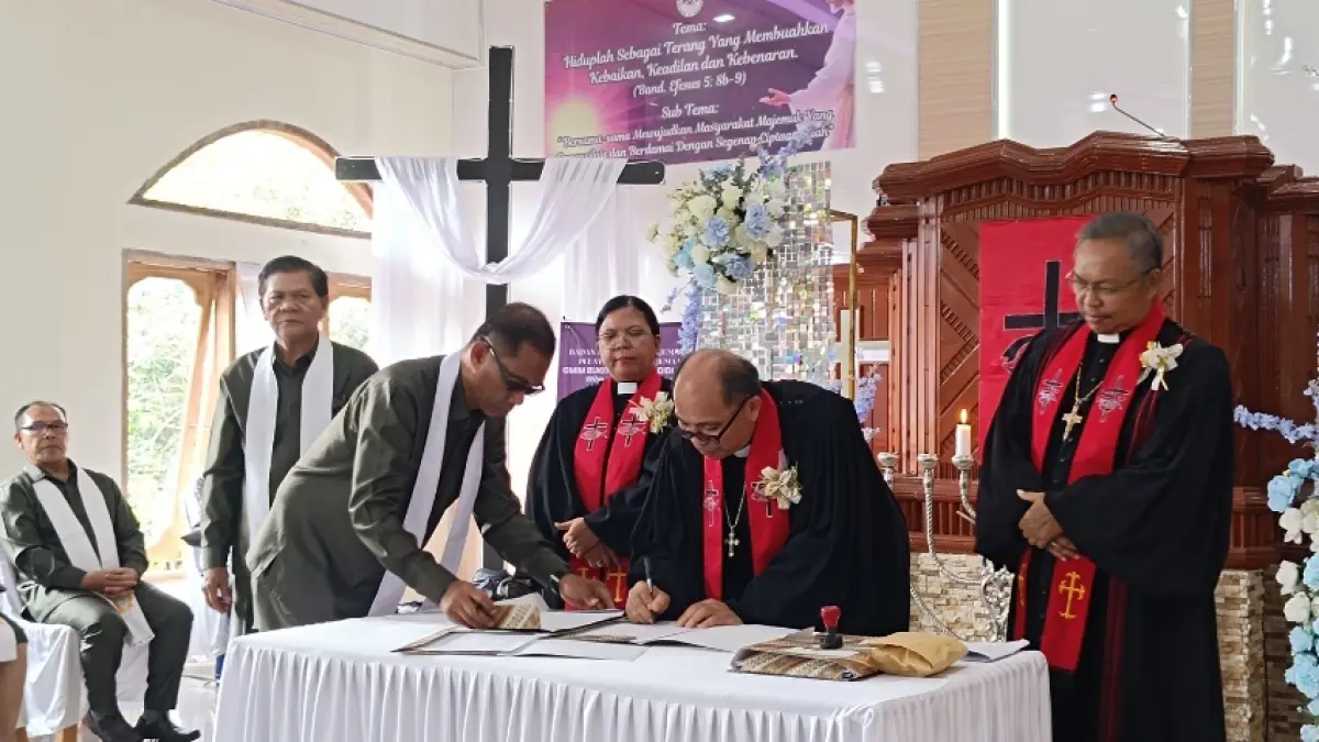 Momentum serah terima pelayanan Ketua BPMJ GMIM Bukit Sion Airmadidi Atas yang dipimpin langsung Ketua BPMS Pdt Dr Adolf Wenas