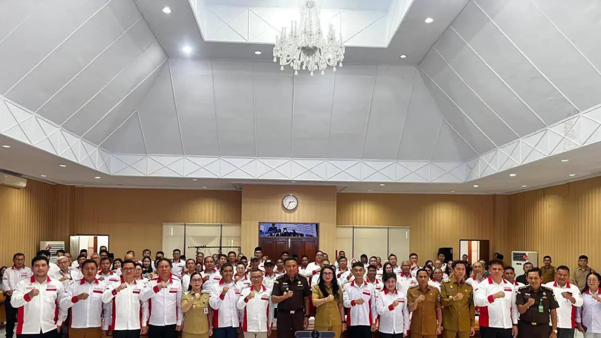 MANTAP: Bupati Minsel Franky Donny Wongkar dalam silaturahmi bersama Kajati Sulut, Jacob Hendrik Pattipeilohy, yang dirangkaikan dengan Rapat Pleno Perdana DPD ABPEDNAS (Asosiasi Badan Permusyawaratan Desa Nasional) Provinsi Sulawesi Utara.