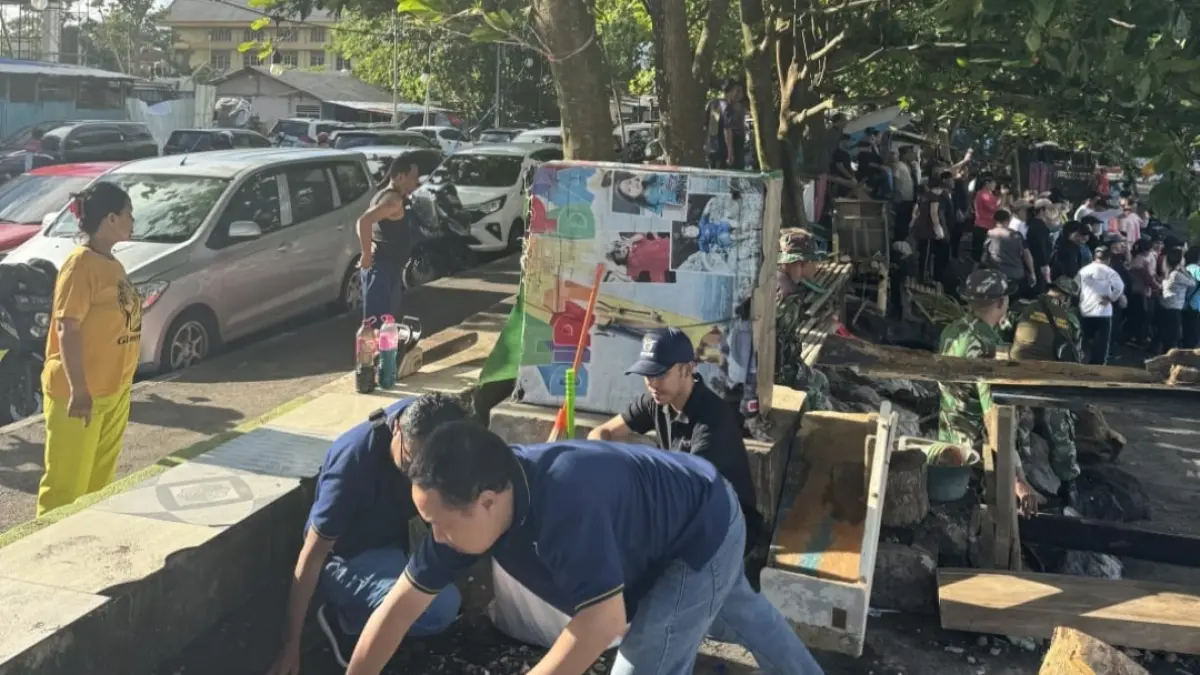 Asabri menggelar kegiatan bersih bersih 
Pesisir Boulevard II