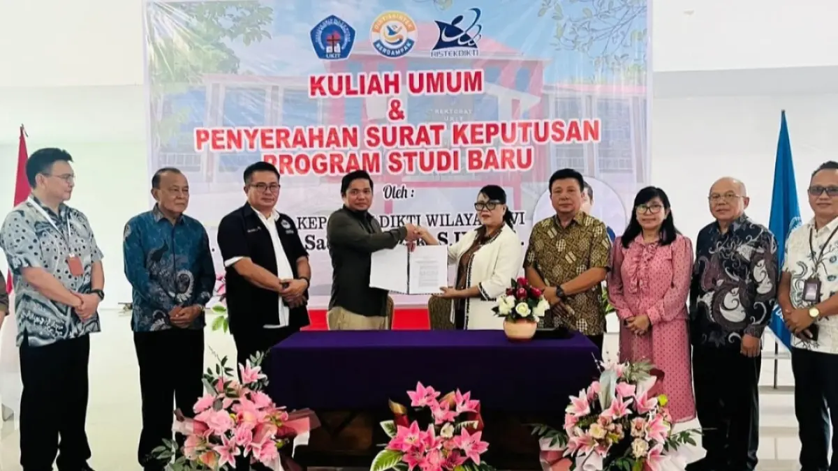 SAH: Kepala Lembaga Layanan Pendidikan Tinggi LLDIKTI Wilayah XVI Munawir Sadzali Razak SIP MA melaksanakan kunjungan kerja ke Universitas Kristen Indonesia Tomohon (UKIT), Selasa 21 April 2026. Razak menyerahkan Surat Keputusan Program Studi Musik pada Fakultas Teologi UKIT dan diterima langsung Rektor UKIT Dr Ir Sandra A Korua MSi.