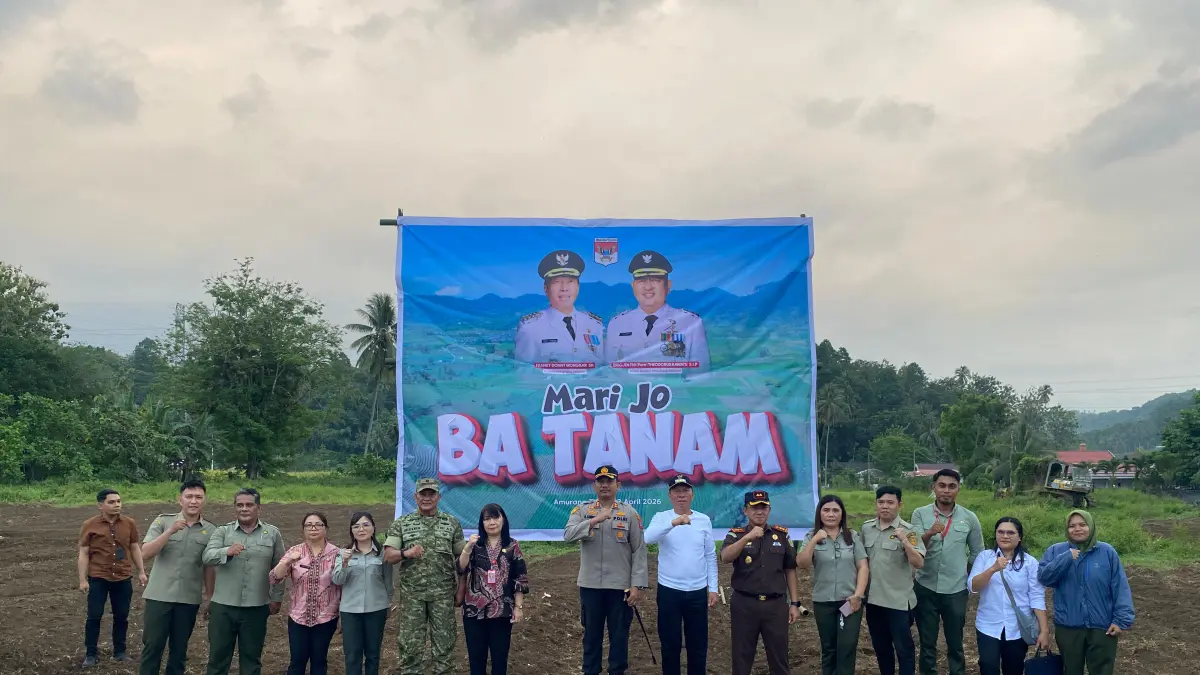 SAH: Bupati Minsel, Franky Donny Wongkar (FDW), secara resmi mencanangkan Gerakan ASN Menanam Cabai (Rica) yang dilaksanakan di Amurang, Kamis (23/4).